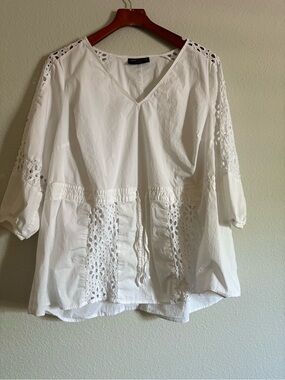 EUC Lane Bryant White Eyelet V-Neck Tunic